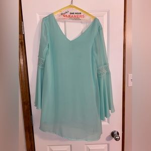 Knee length dress with bell sleeves